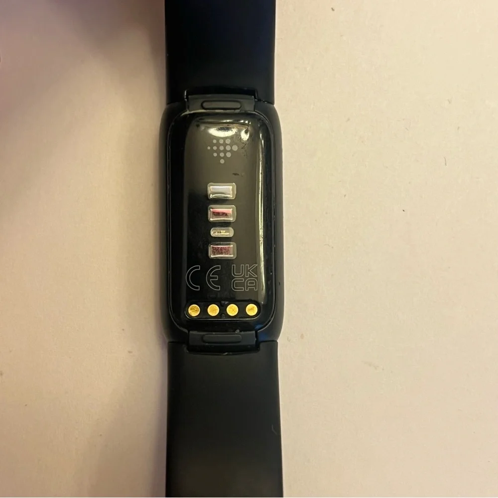 Fitbit Luxe, Tested, Excellent, Charger‎ Included, Black On Black